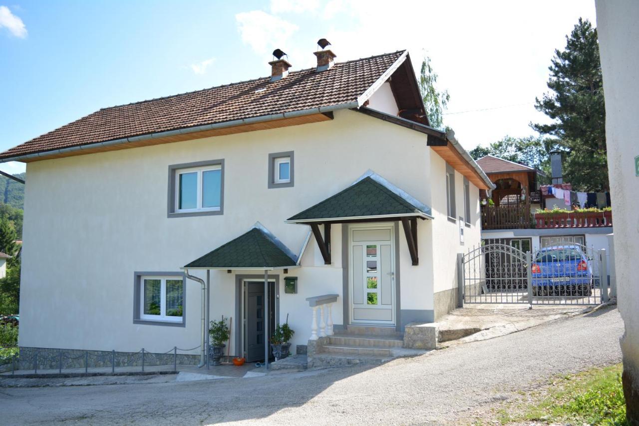 Adna Apartment